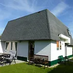 Haus In Breskens Mit Terrasse, Garten Und Grill